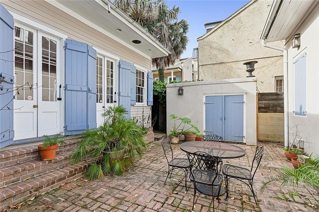 626 DAUPHINE Street Rear