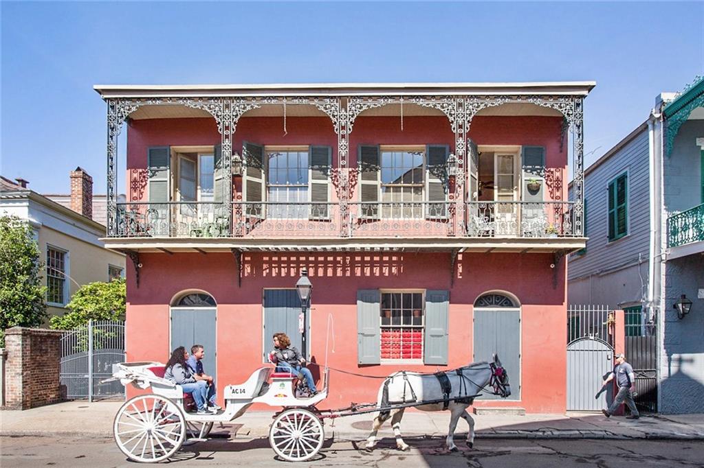 1119 CHARTRES Street 202