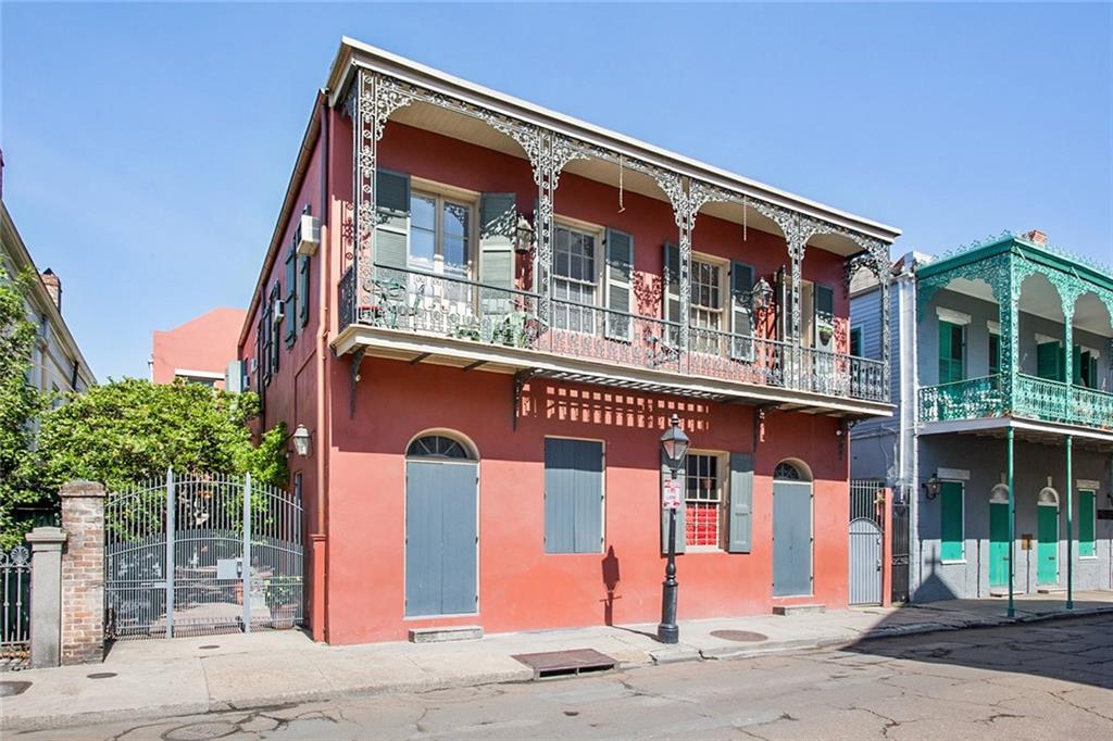 1119 CHARTRES Street 202