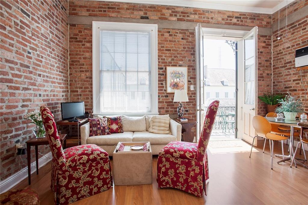 1119 CHARTRES Street 202