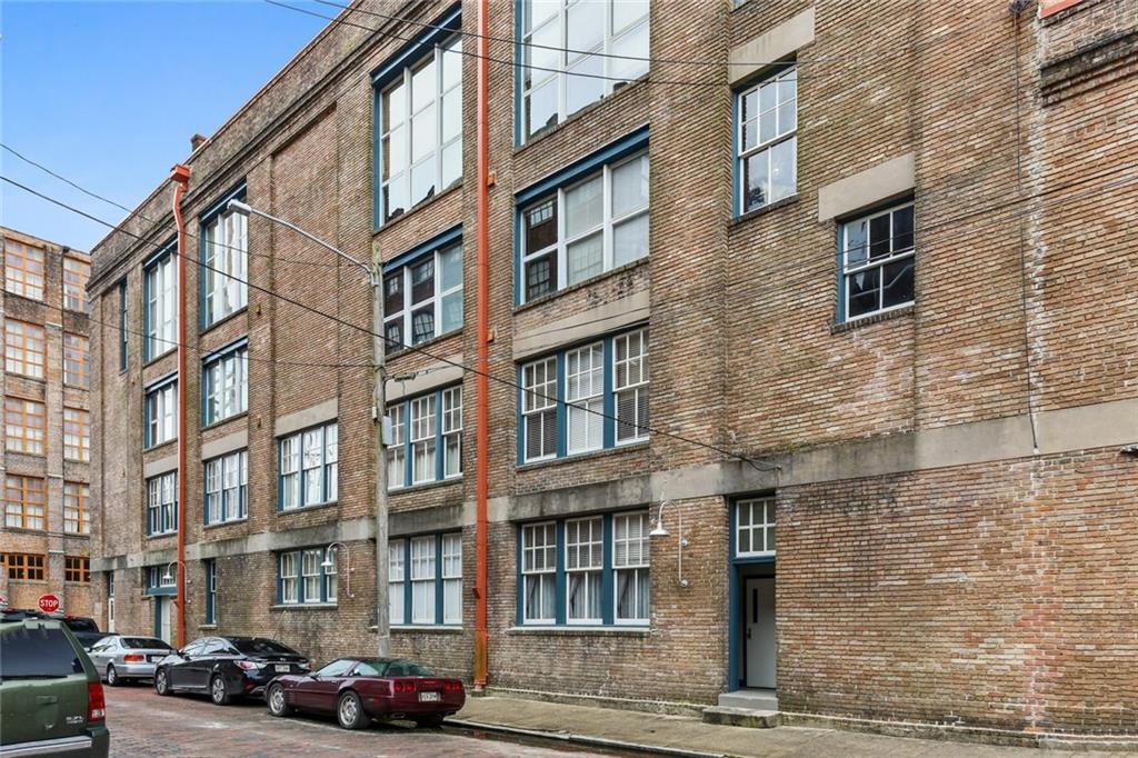 1111 S PETERS Street 109