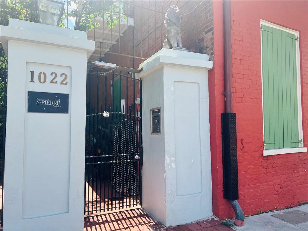 1022 ST PETER Street 102