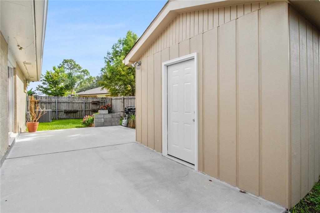 4925 BURKE Drive