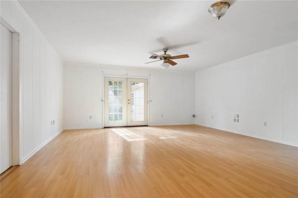 4925 BURKE Drive