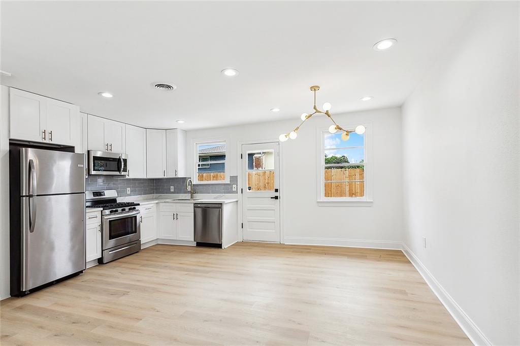 2401 LAURADALE Drive