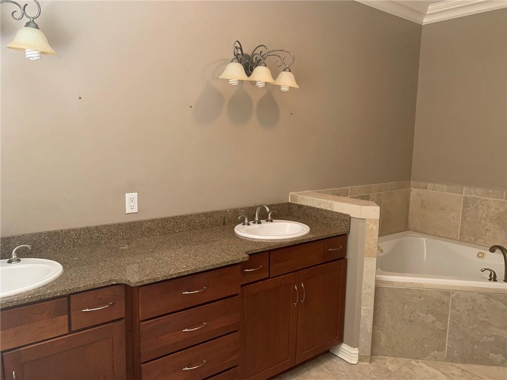 4216 TRANSCONTINENTAL Drive 4216