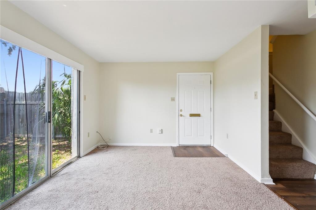 1112 LAKE Avenue