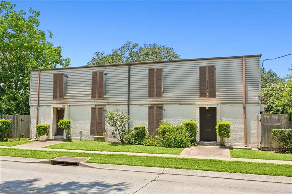 1112 LAKE Avenue