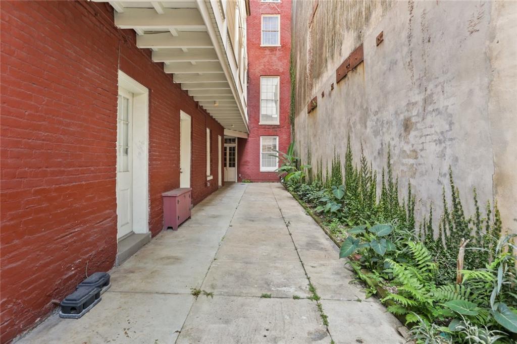 604 JULIA Street