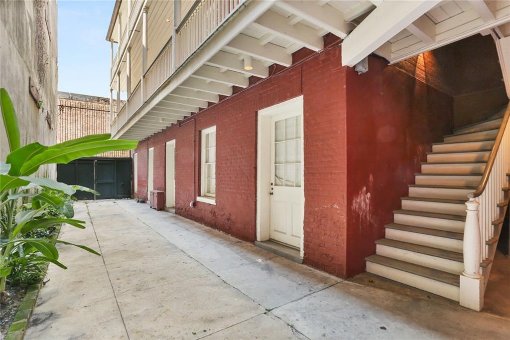 604 JULIA Street