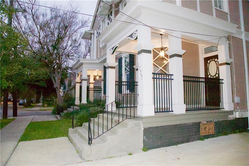 1037 FERN Street