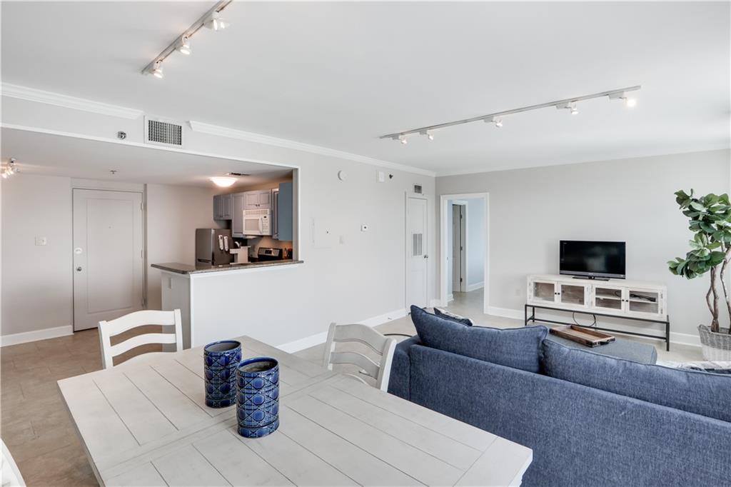 1205 ST. CHARLES Avenue 605