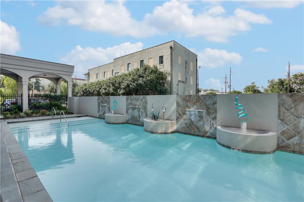 1205 ST. CHARLES Avenue 605