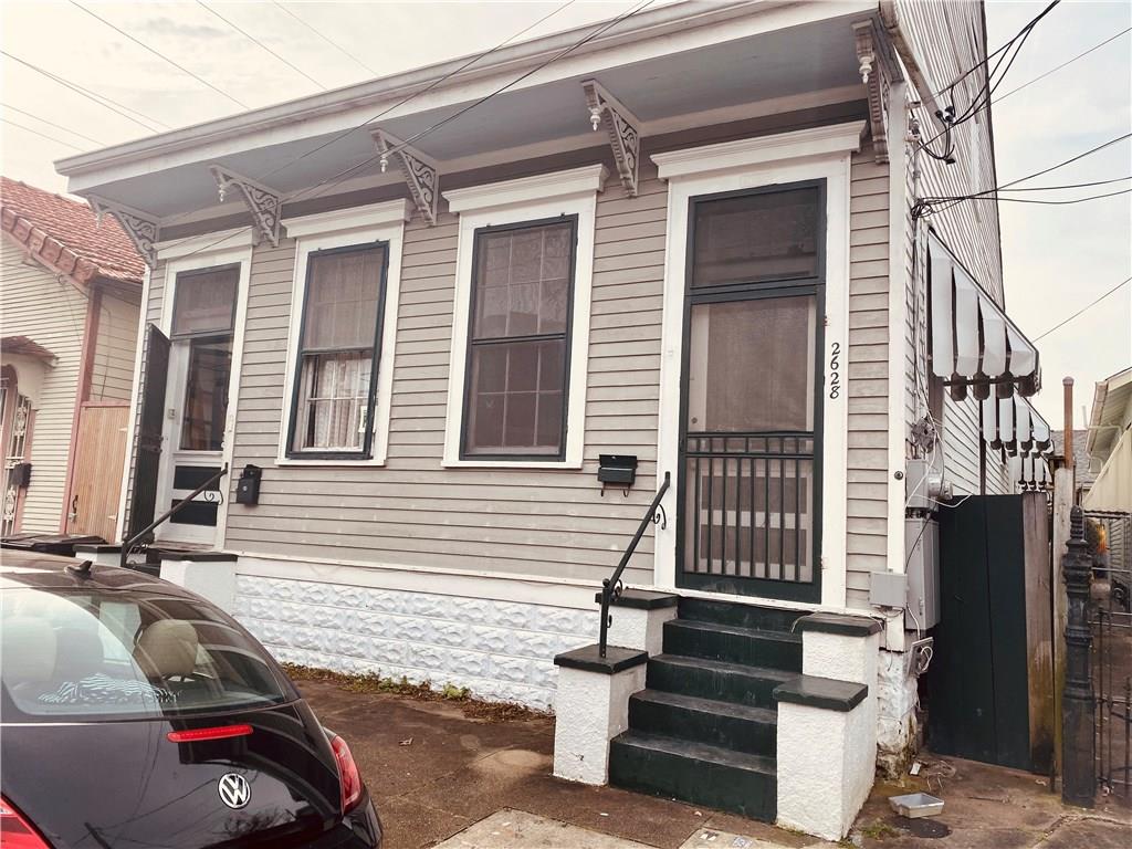 2628 DAUPHINE Street