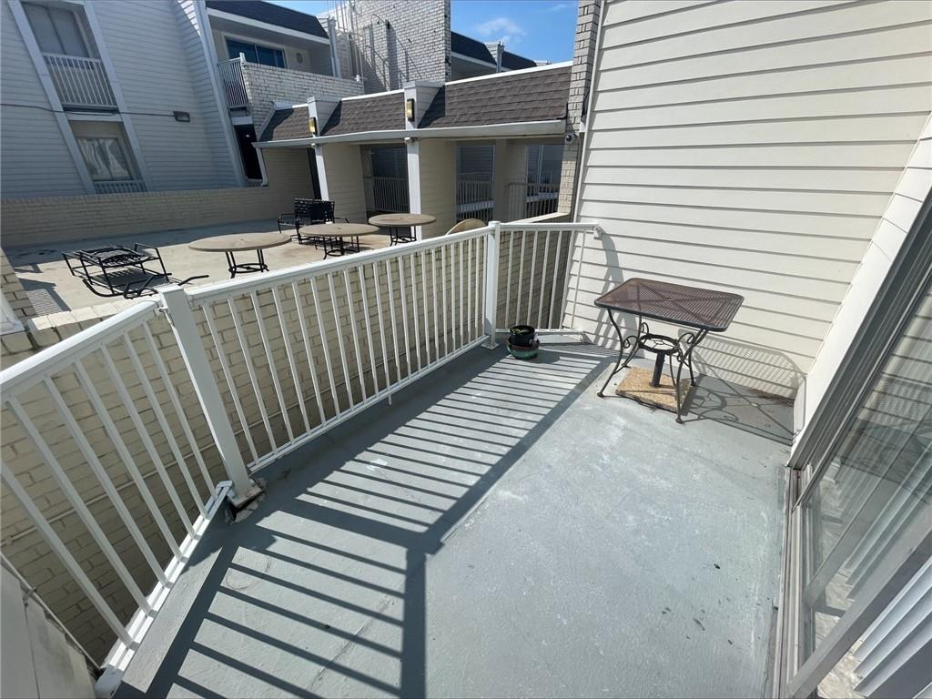 3805 HOUMA Boulevard C222