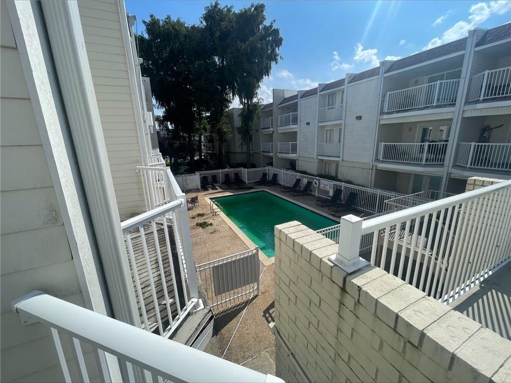 3805 HOUMA Boulevard C222