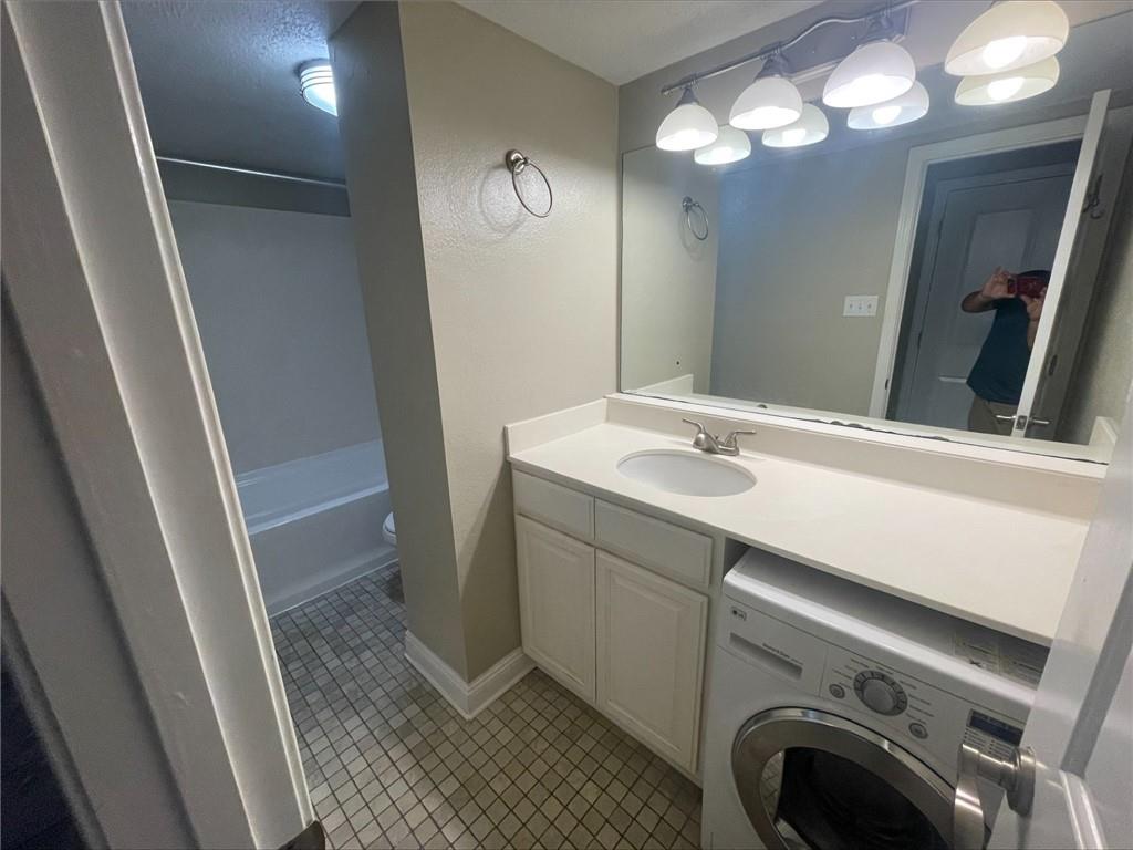 3805 HOUMA Boulevard C222