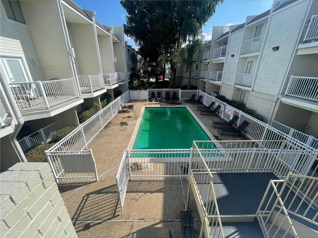 3805 HOUMA Boulevard C222