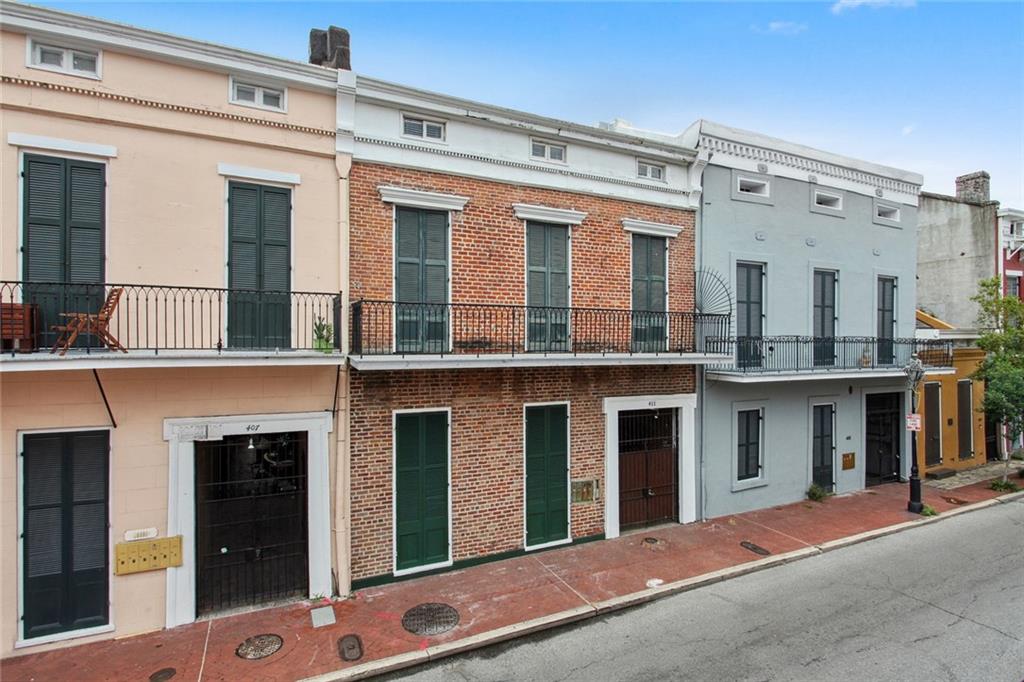 411 BURGUNDY Street 3