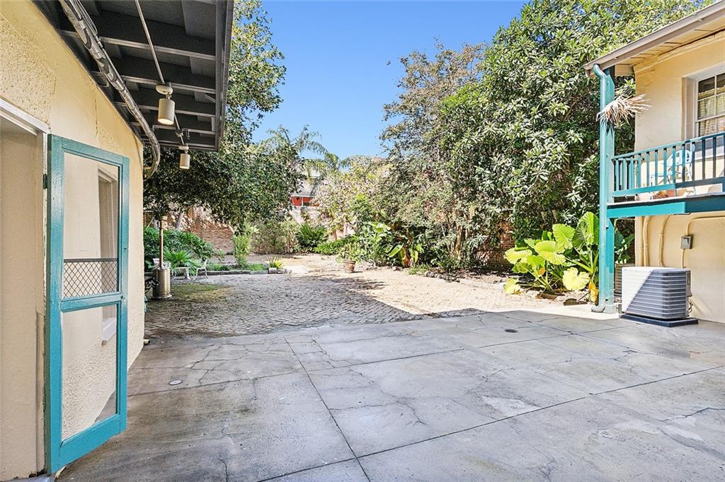 627 ROYAL Street