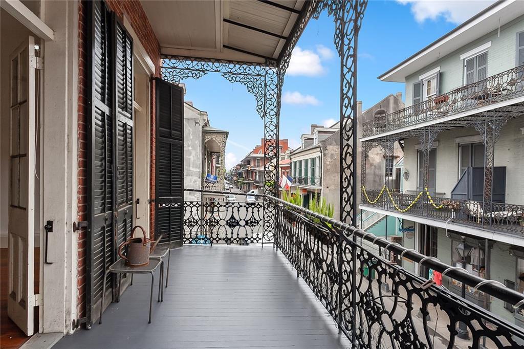 811 ROYAL Street