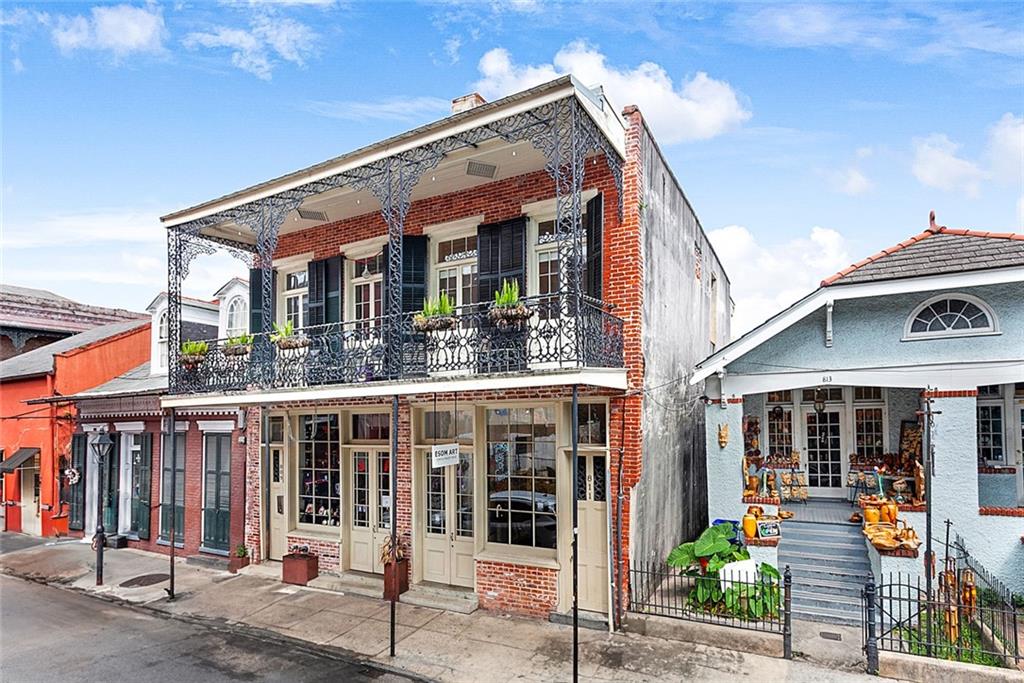 811 ROYAL Street