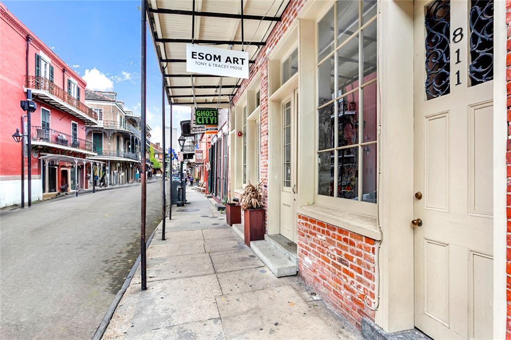 811 ROYAL Street