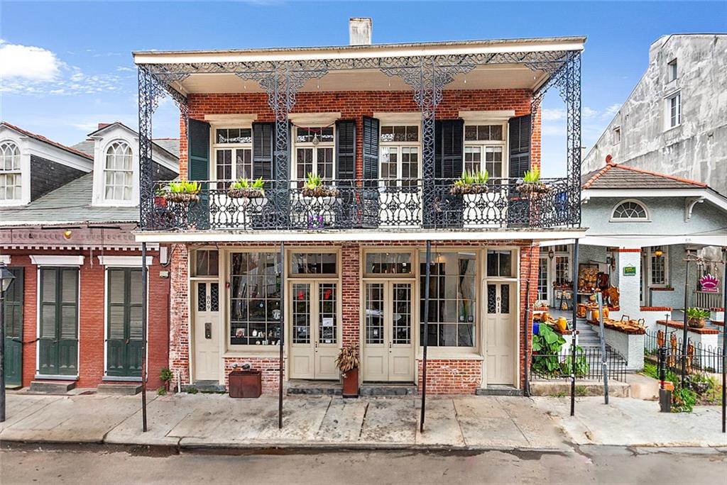 811 ROYAL Street