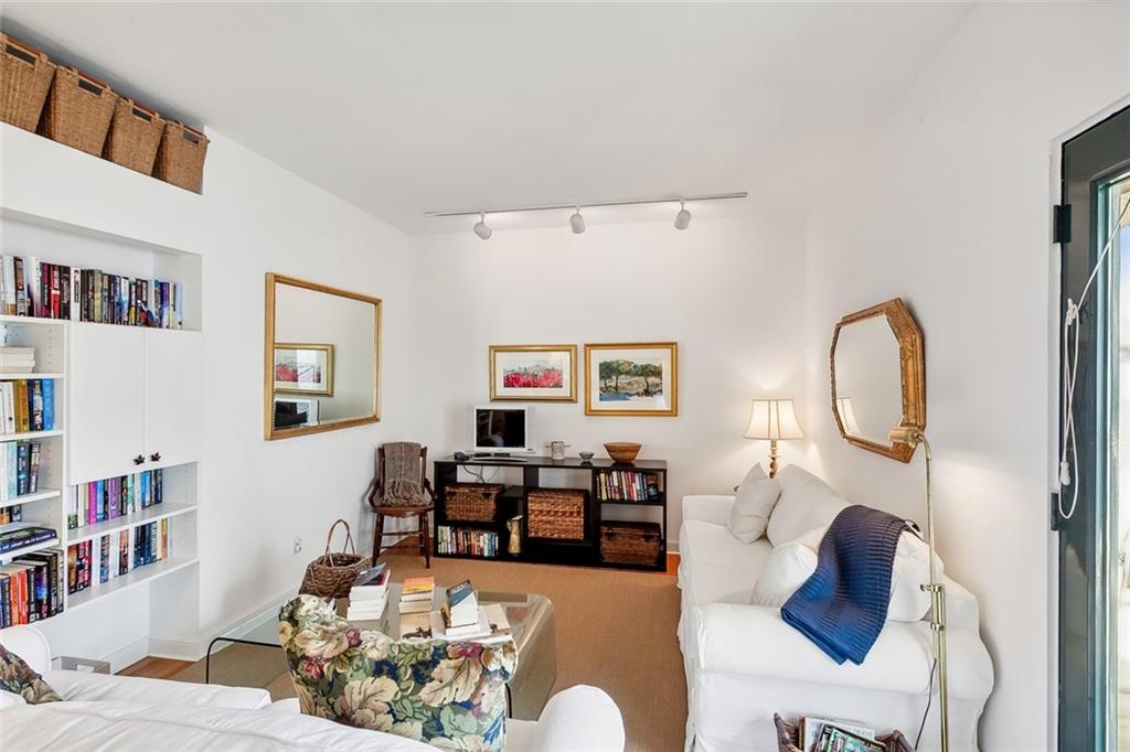 1201 CHARTRES Street 17