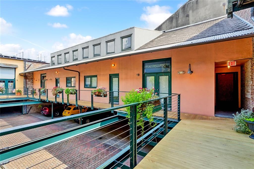 1201 CHARTRES Street 17