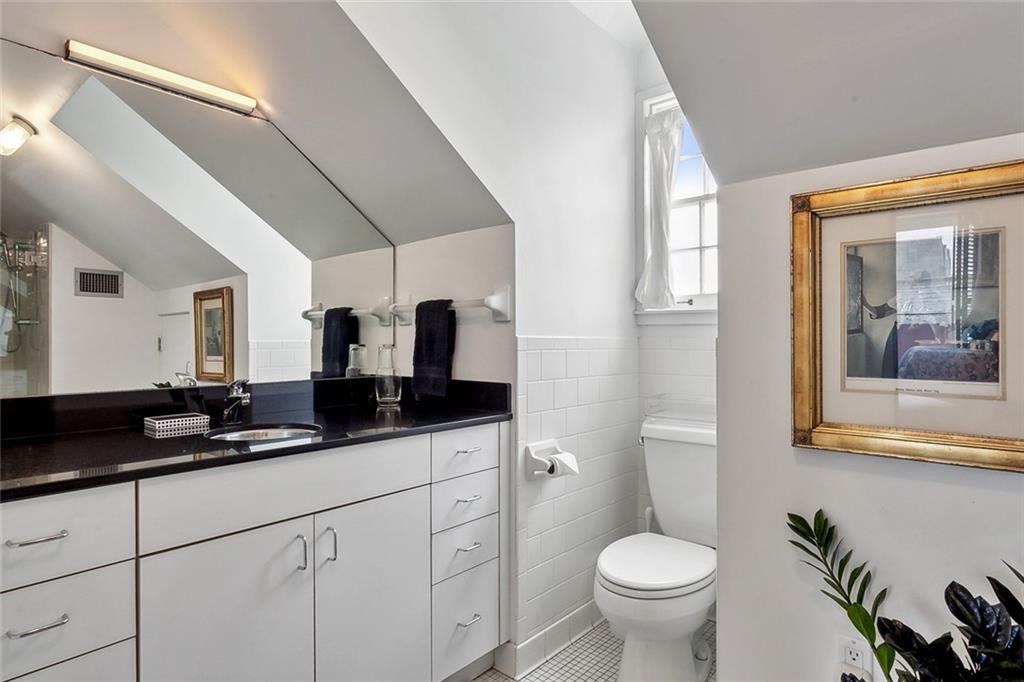 1201 CHARTRES Street 17