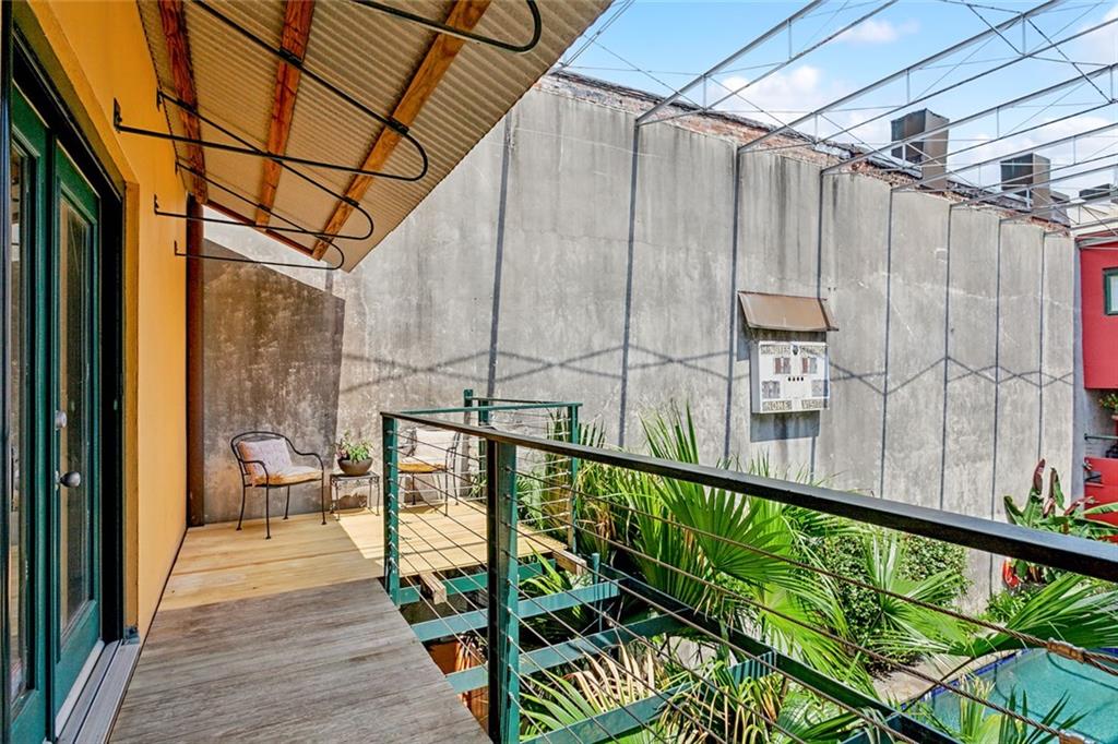 1201 CHARTRES Street 17