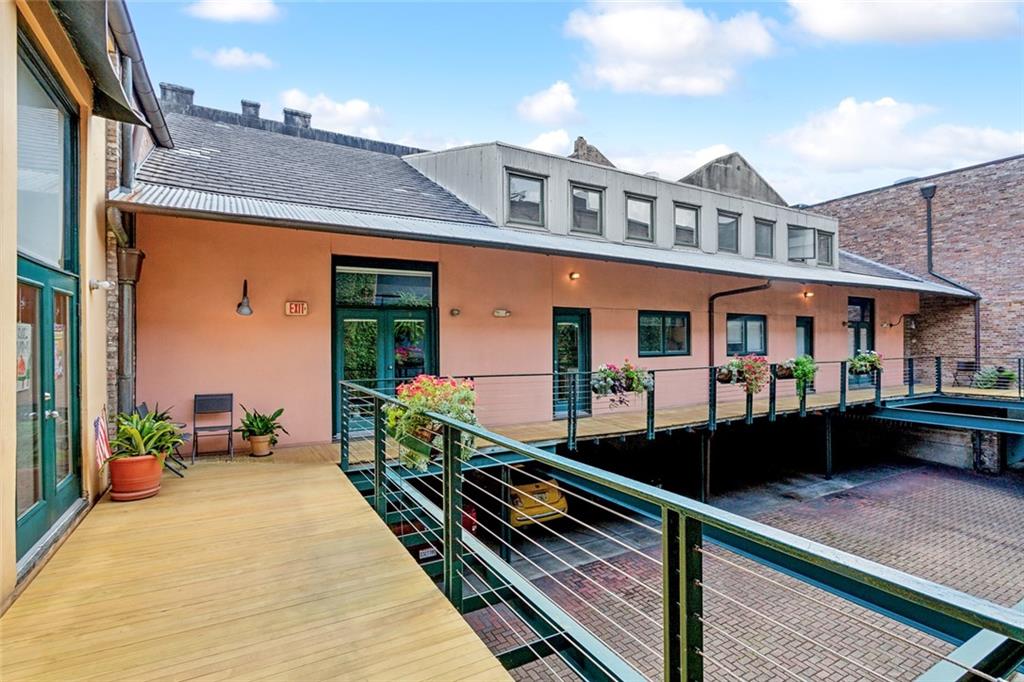 1201 CHARTRES Street 17