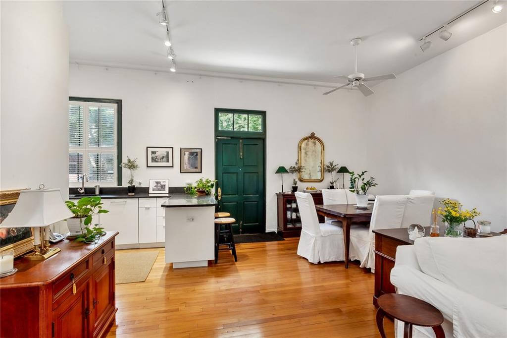 1201 CHARTRES Street 17