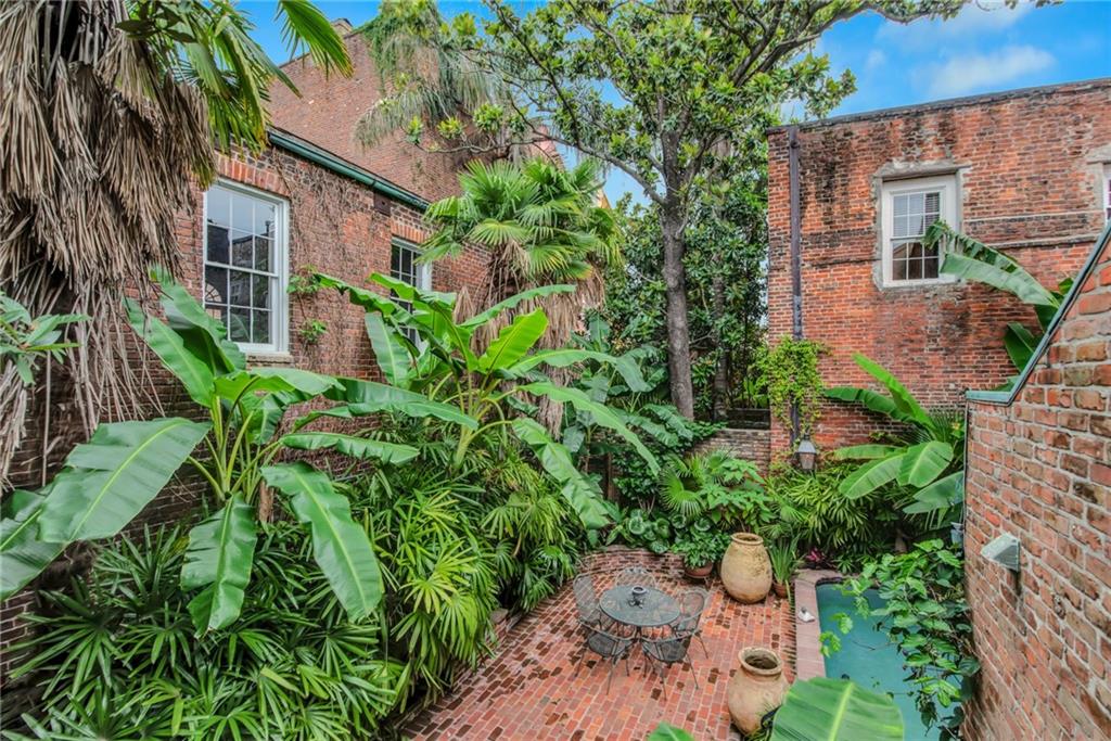 625 DUMAINE ST Street