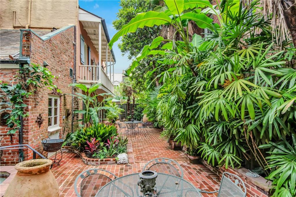 625 DUMAINE ST Street