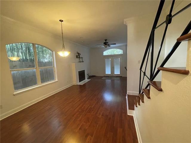 264 W ROBERT E. LEE Boulevard