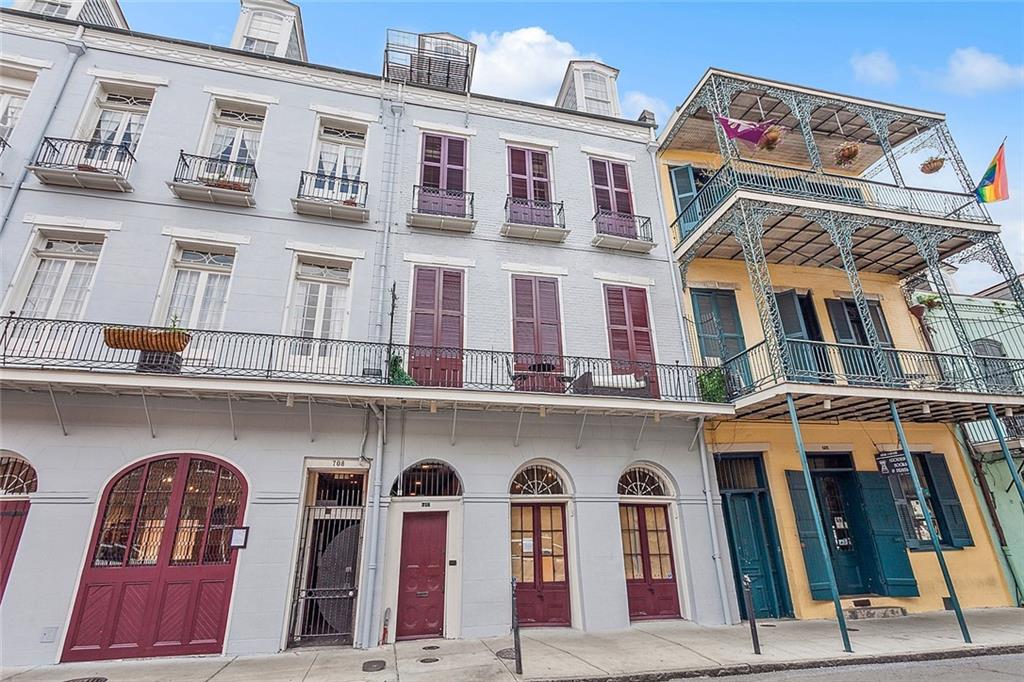 712 ORLEANS Street