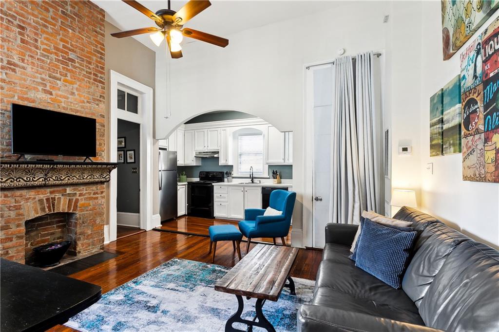 1328 ESPLANADE Avenue