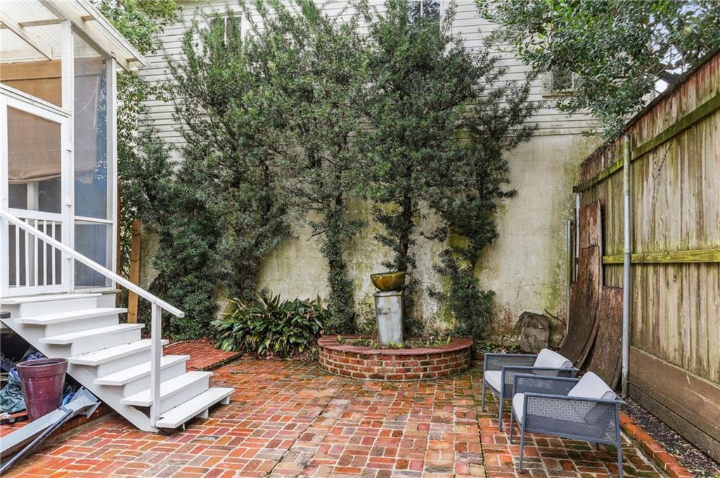 579 AUDUBON Street