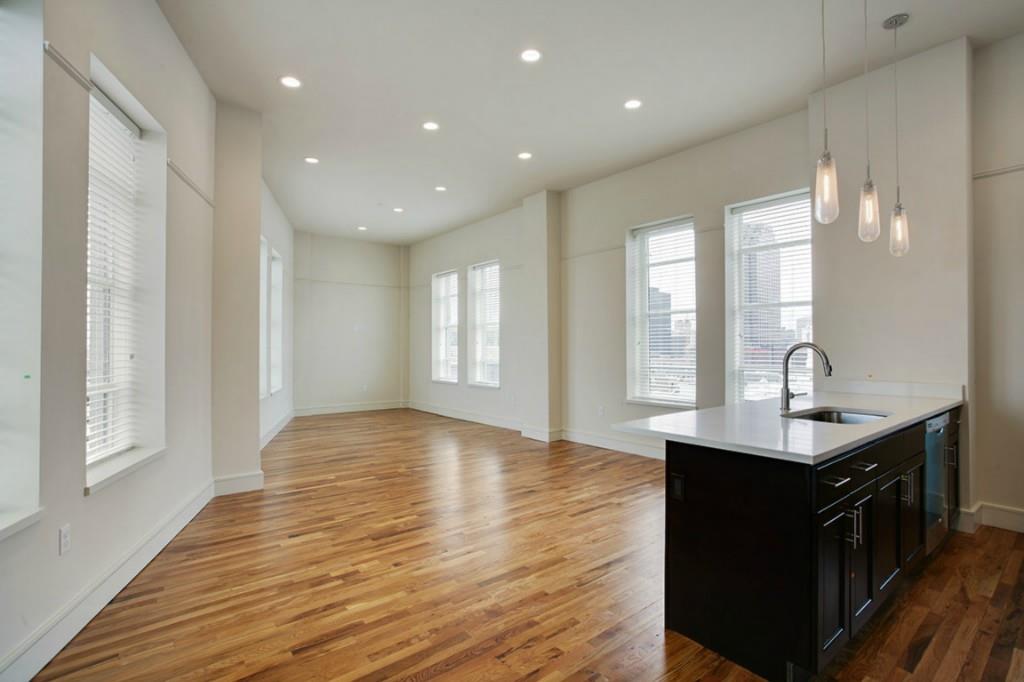 833 HOWARD Avenue 600