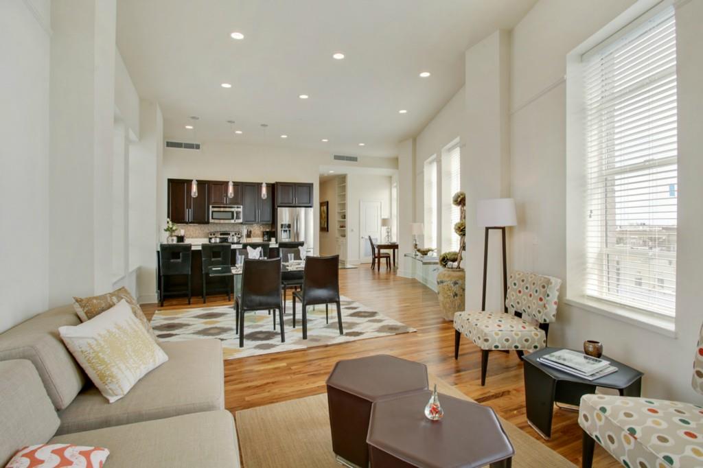 833 HOWARD Avenue 600