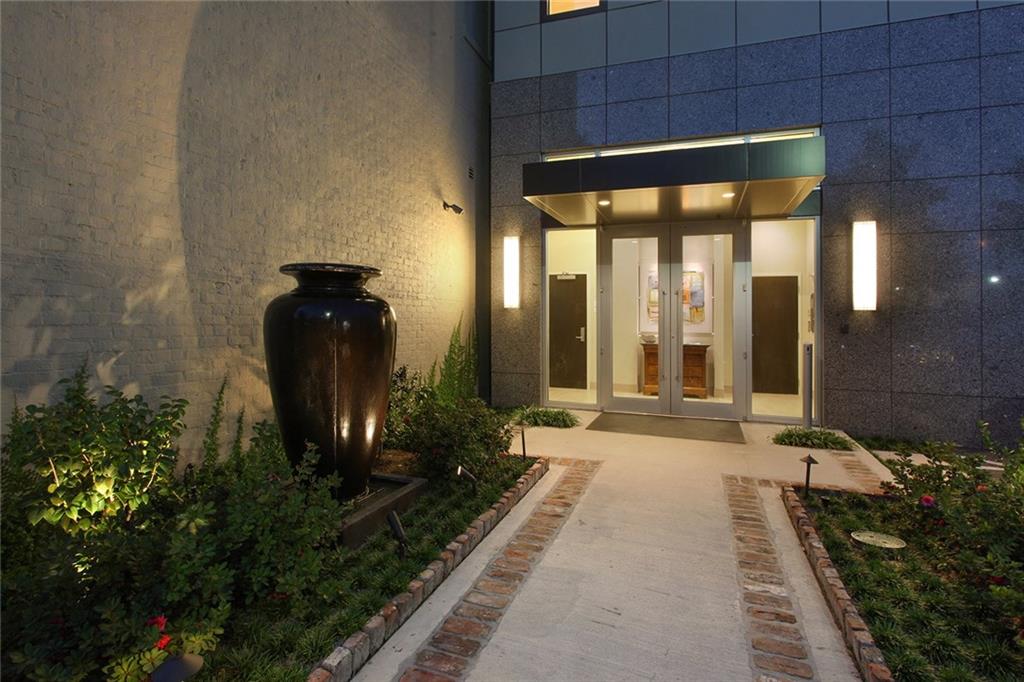 833 HOWARD Avenue 600
