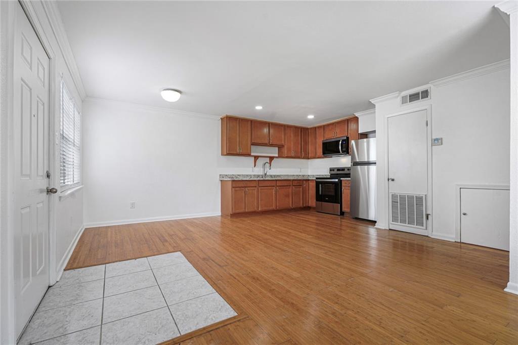 1332 ESPLANADE Avenue 8