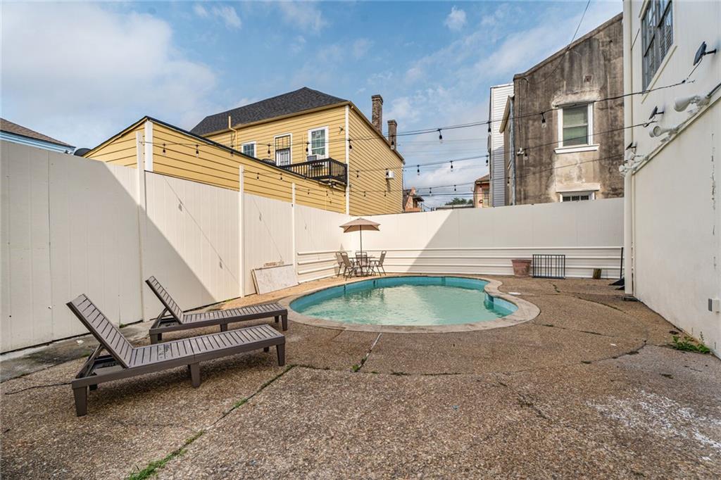 1332 ESPLANADE Avenue 8