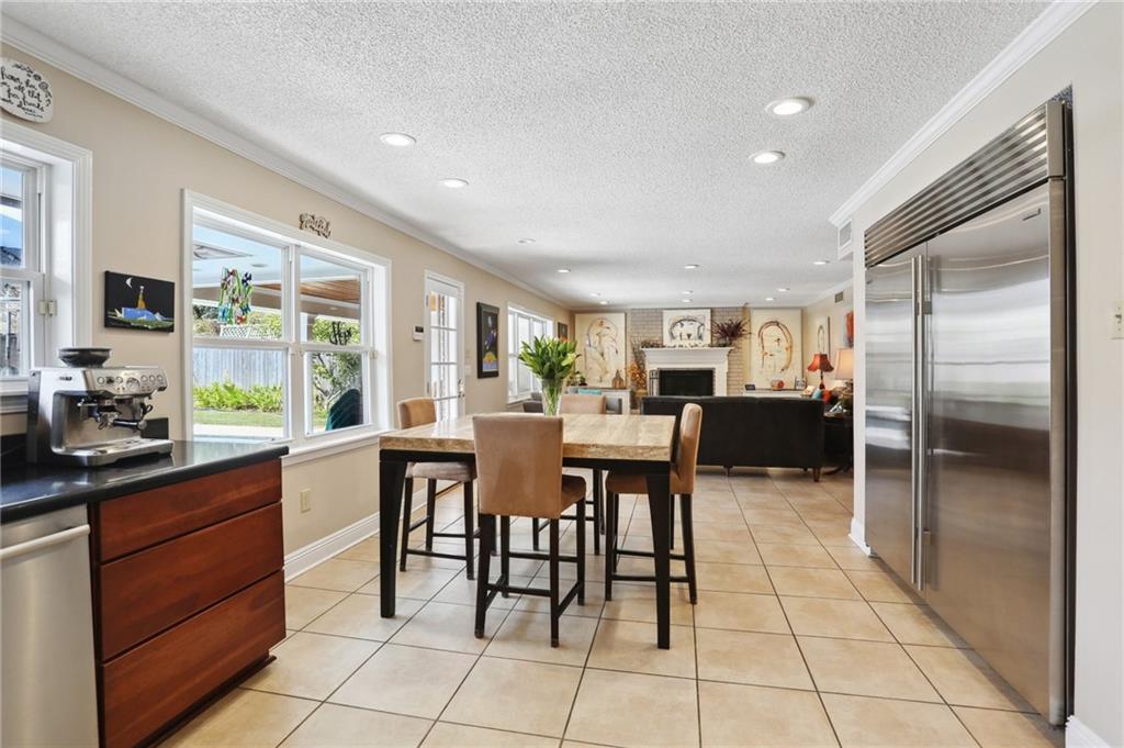 4704 TAFT Park