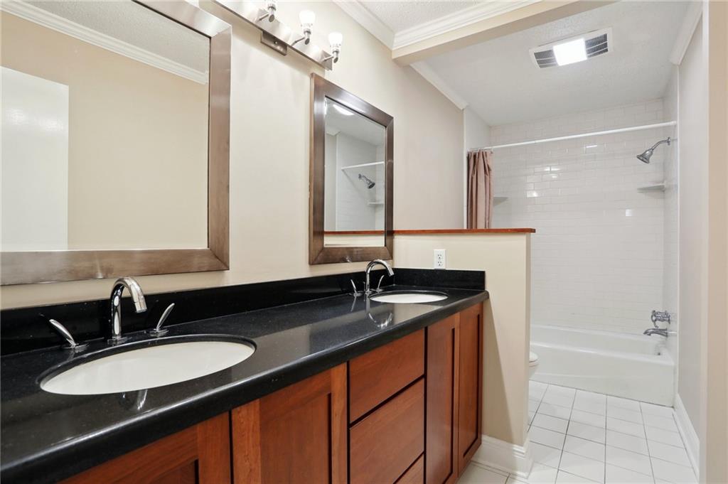 4704 TAFT Park