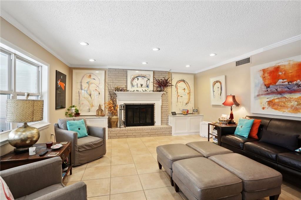 4704 TAFT Park