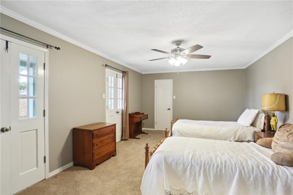 4704 TAFT Park