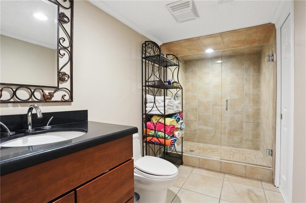 4704 TAFT Park